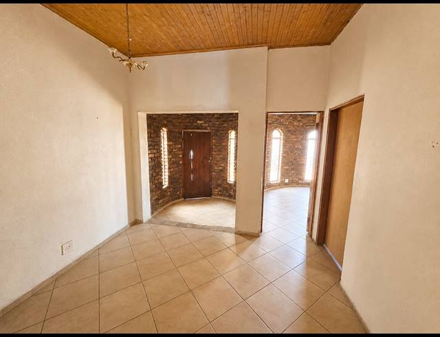 8 BEDROOM HOUSE FOR SALE IN VANDERBIJLPARK SE 7